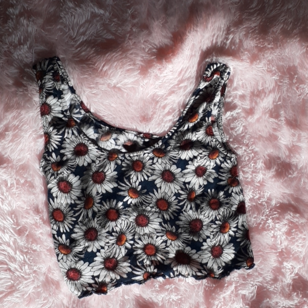 Daisy crop top